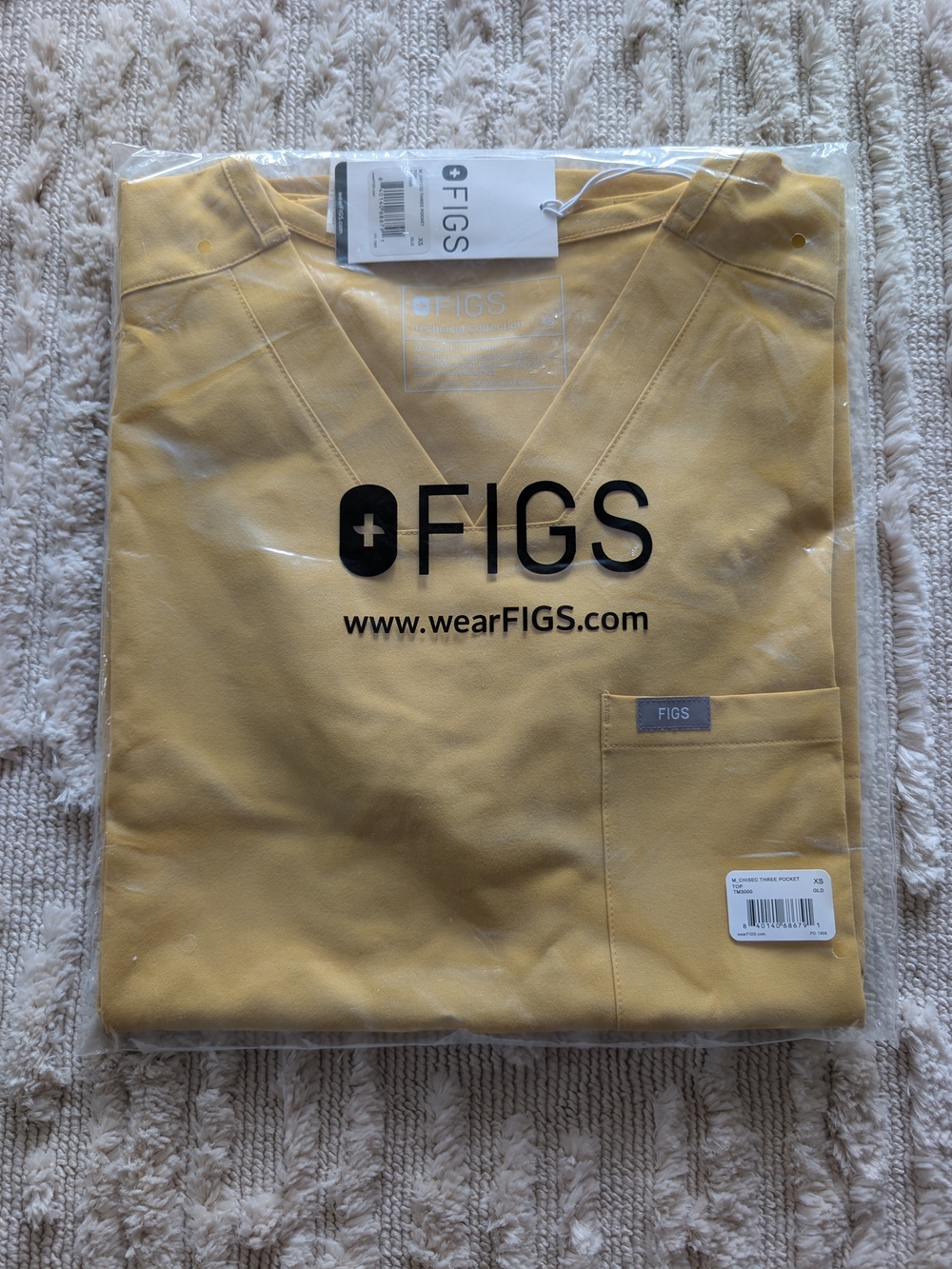 FIGS Men’s Yellow V-Neck Scrub Top with Hidden Side Pockets Size XS